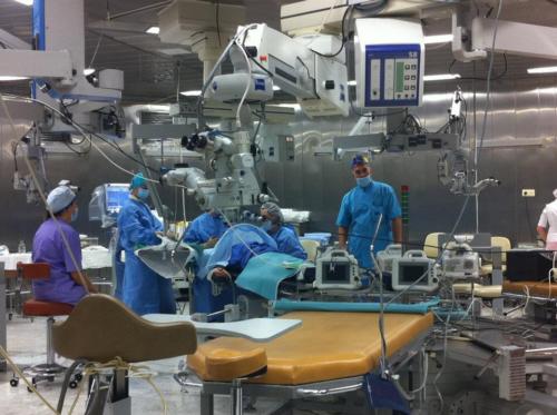 Centro Cirurgico em Moskow Fyodorov Microsurgical Eye institute, Russia 2011